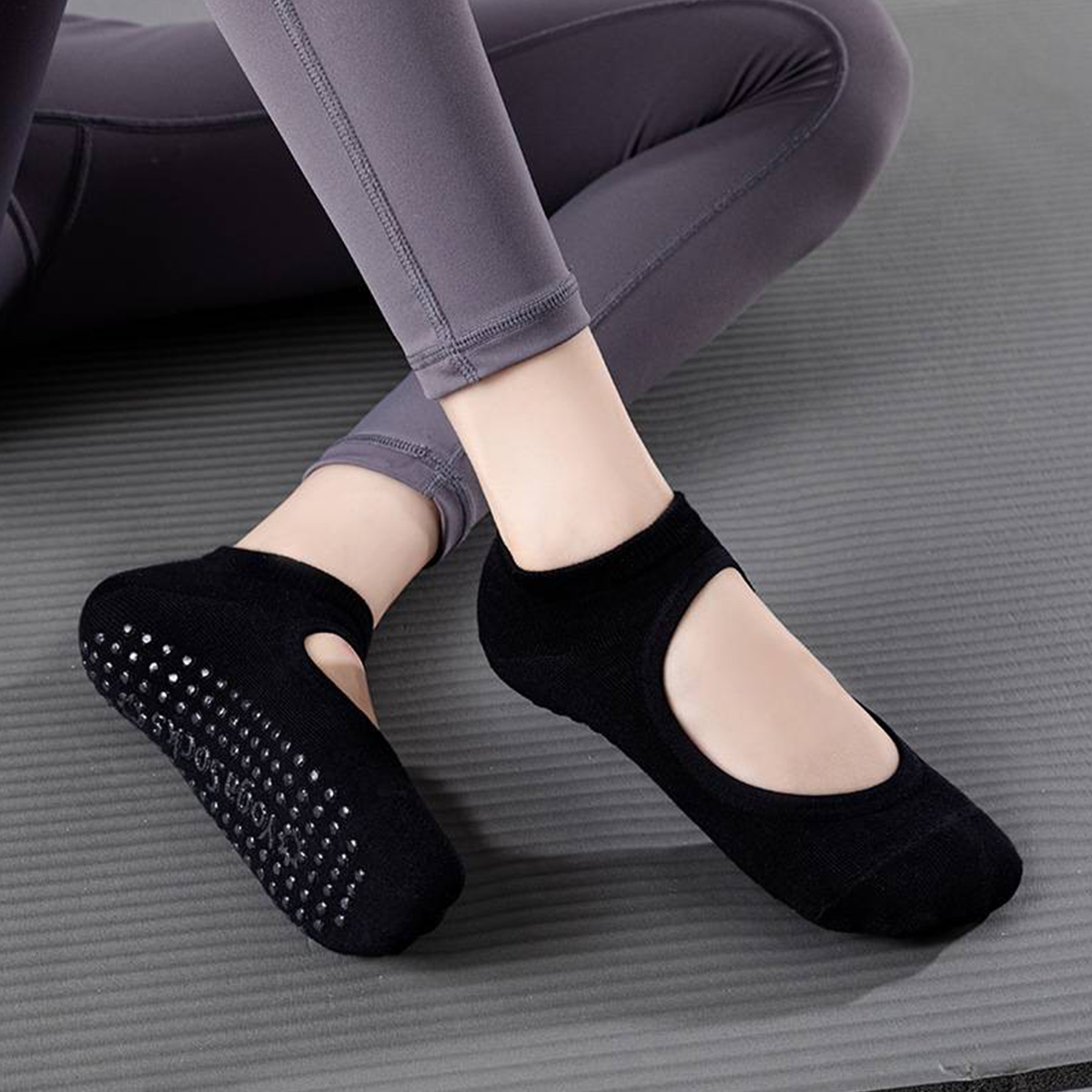 Pilates & Yoga Studio Alineacion - Non-Slip Yoga Socks for Women –